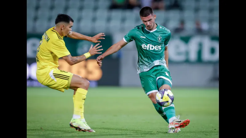 Cầu thủ của Dobrudzha vượt qua cầu thủ của Ludogorets trong trận đấu bóng đá Cầu thủ của Dobrudzha vượt qua cầu thủ của Ludogorets trong trận đấu bóng đá