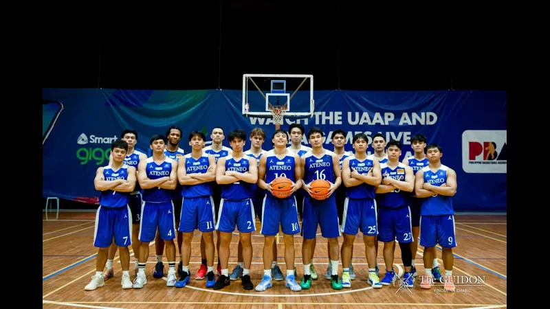 Cầu thủ Blue Eagles chạy nhanh qua cầu thủ Modbury Jets Cầu thủ Blue Eagles chạy nhanh qua cầu thủ Modbury Jets