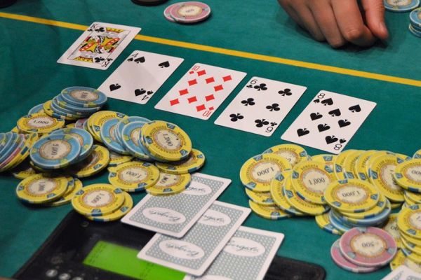 Chơi xóc đĩa đổi thưởng Jun88 đổi thẻ cào và tiền thật 6 game bai online doi thuong uy tin